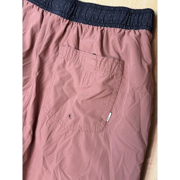 Vuori Kore Shorts - Lined - Picture 6 of 7